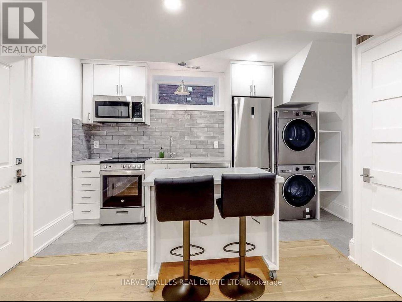 Lower - 10 Duggan Avenue, Toronto, Ontario  M4V 1Y2 - Photo 7 - C12863142