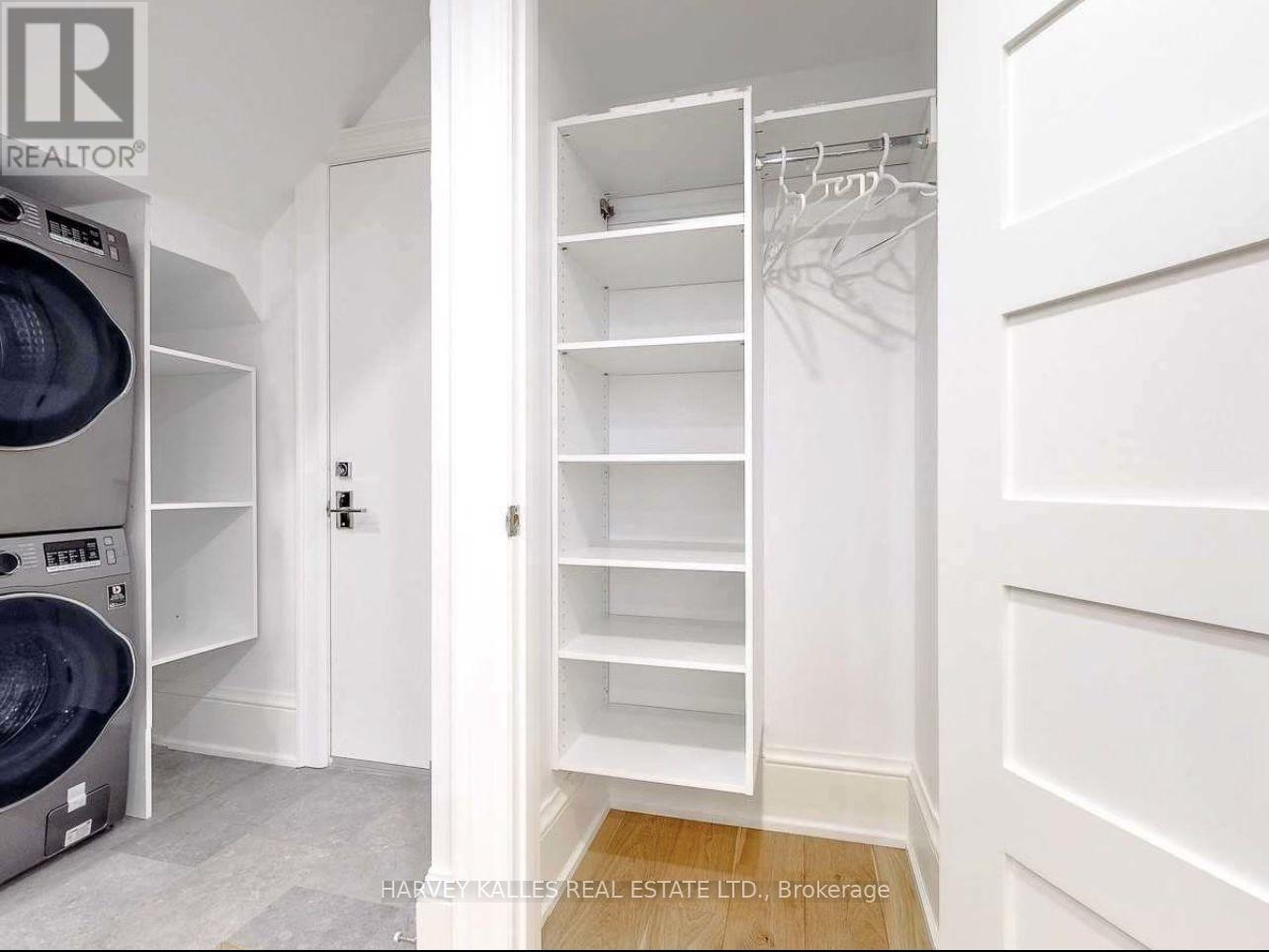 Lower - 10 Duggan Avenue, Toronto, Ontario  M4V 1Y2 - Photo 8 - C12863142