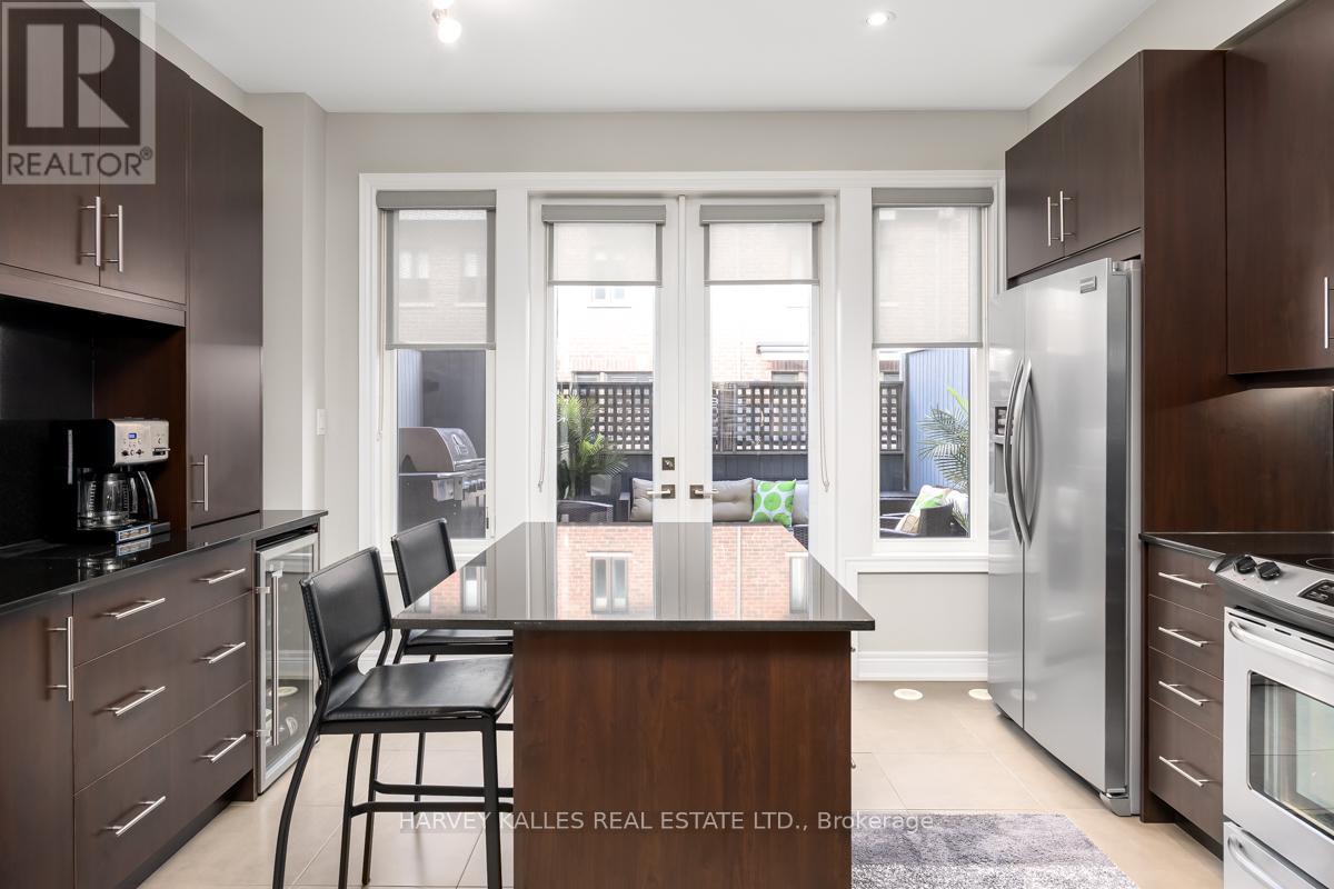 16 Powseland Crescent, Vaughan, Ontario  L4L 0C5 - Photo 11 - N12863026