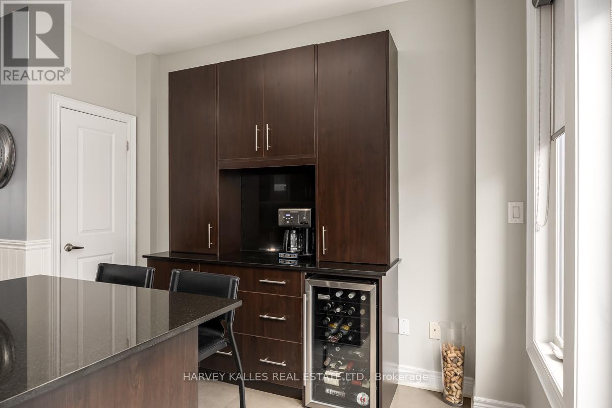 16 Powseland Crescent, Vaughan, Ontario  L4L 0C5 - Photo 13 - N12863026