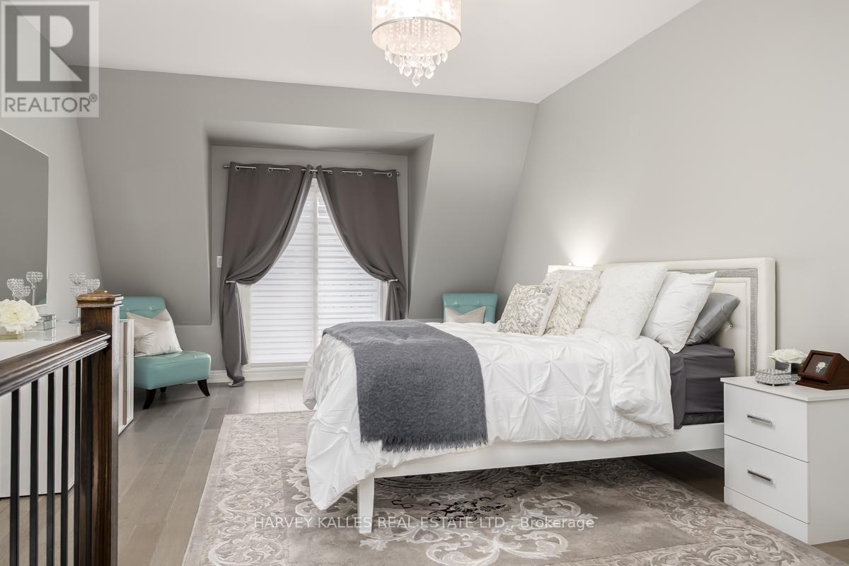 16 Powseland Crescent, Vaughan, Ontario  L4L 0C5 - Photo 17 - N12863026