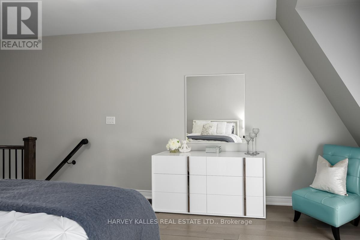 16 Powseland Crescent, Vaughan, Ontario  L4L 0C5 - Photo 18 - N12863026