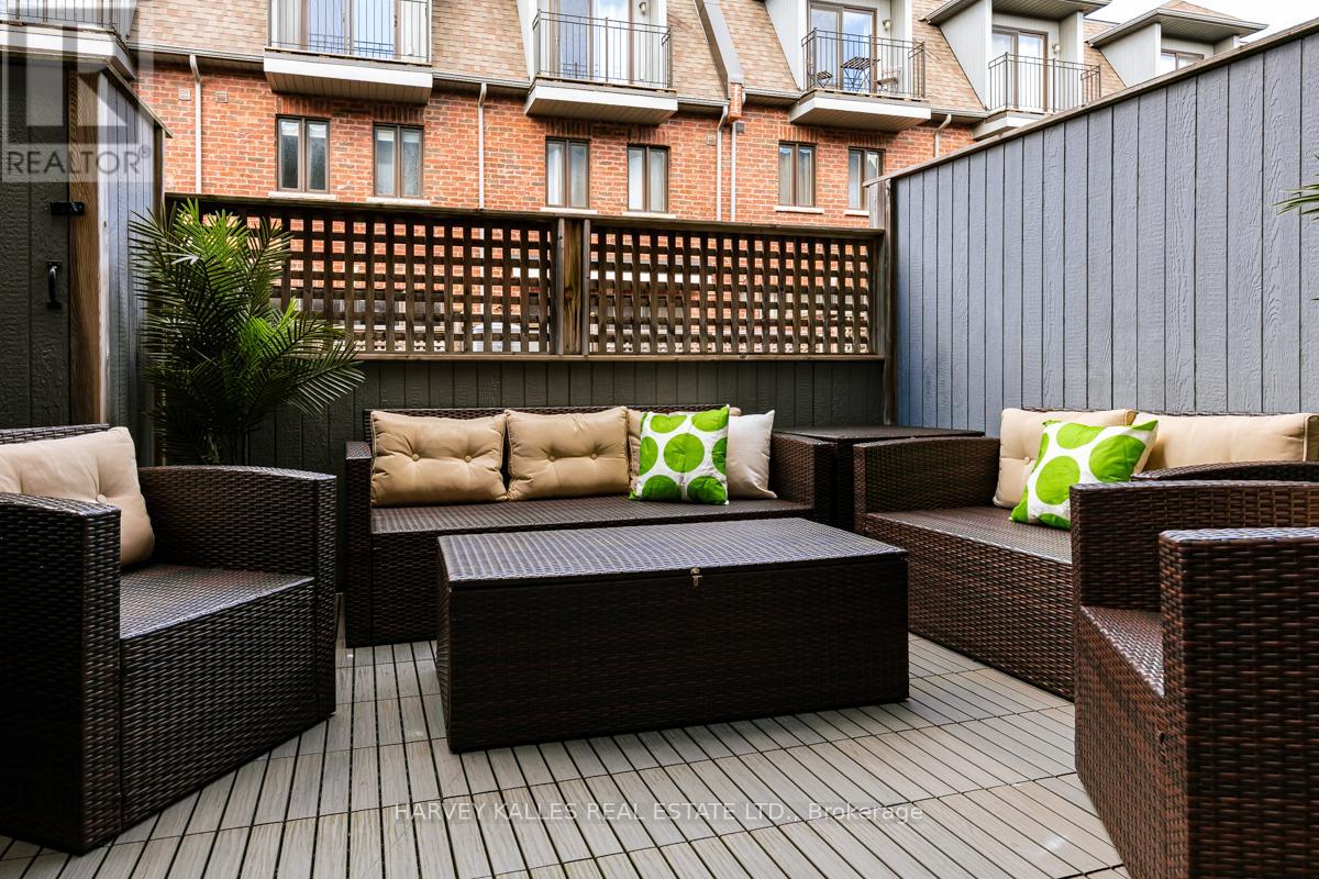 16 Powseland Crescent, Vaughan, Ontario  L4L 0C5 - Photo 38 - N12863026