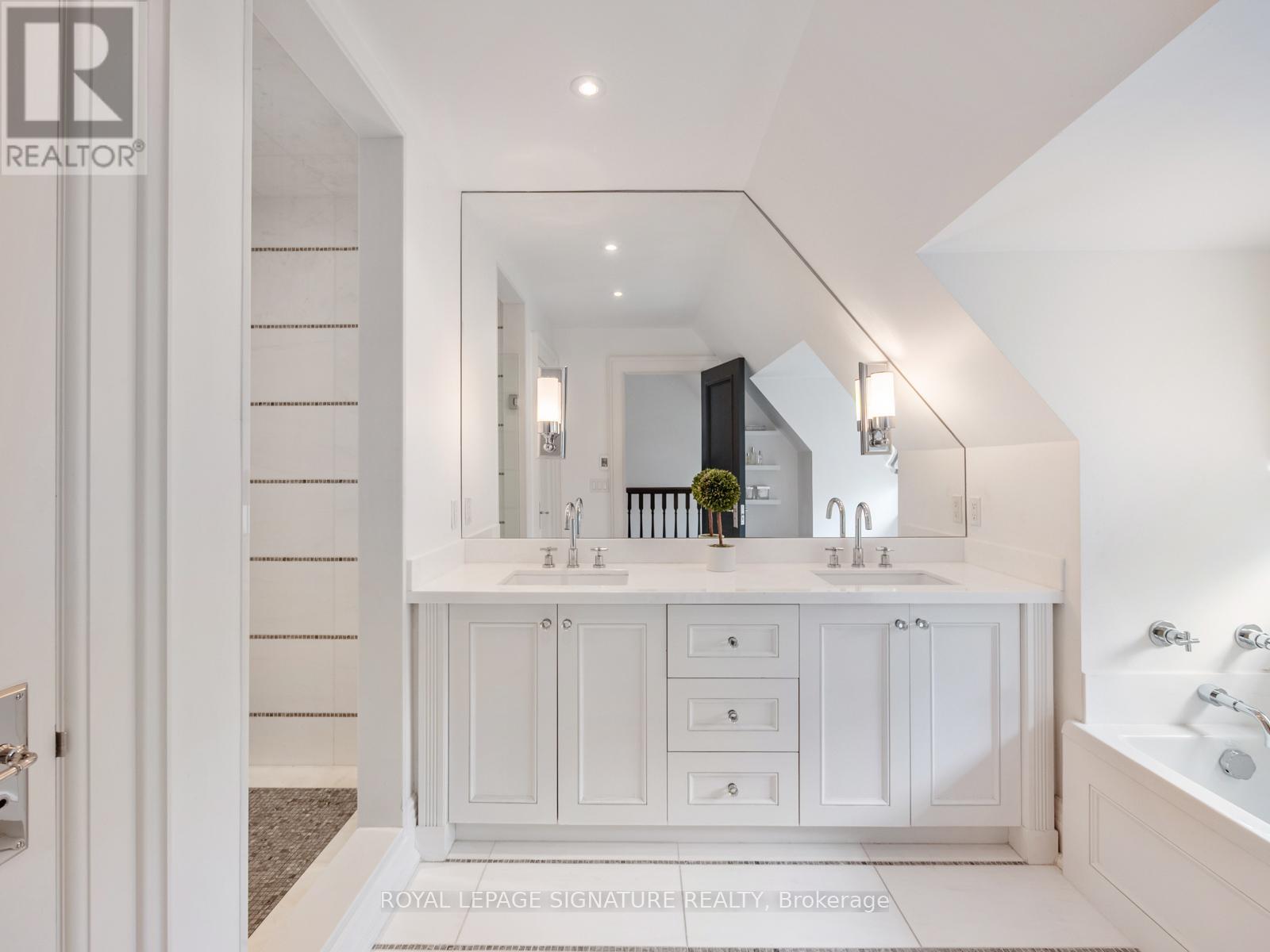 64 Old Forest Hill Road, Toronto, Ontario  M5P 2R2 - Photo 37 - C12865234