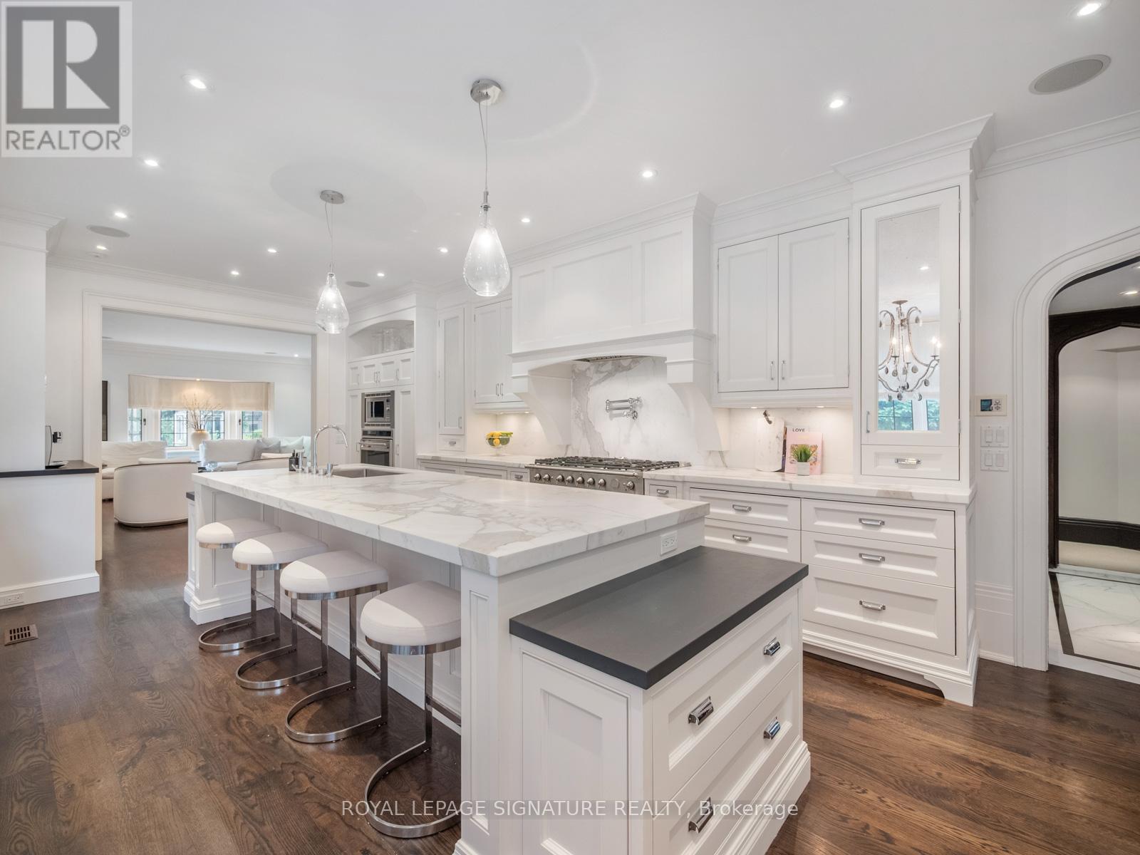 64 Old Forest Hill Road, Toronto, Ontario  M5P 2R2 - Photo 7 - C12865234