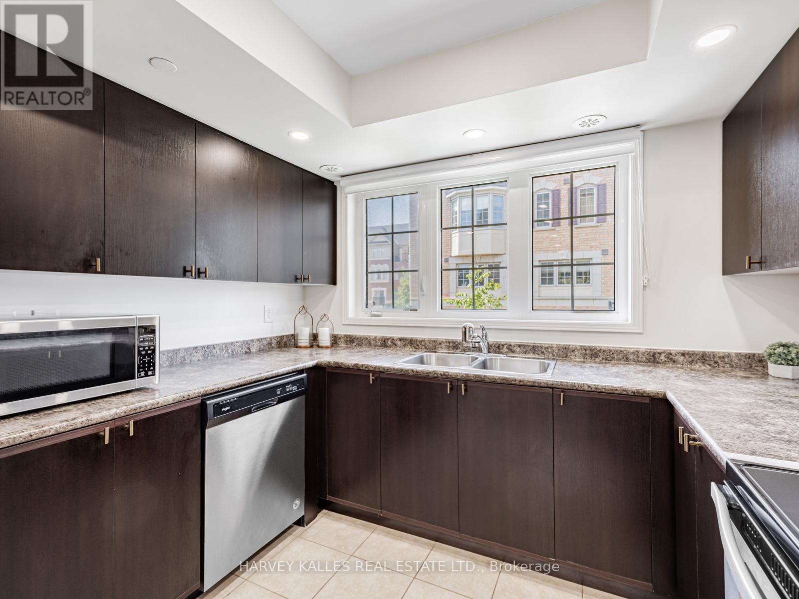 38 Glenstal Path, Oshawa, Ontario  L1L 0L2 - Photo 12 - E12865454