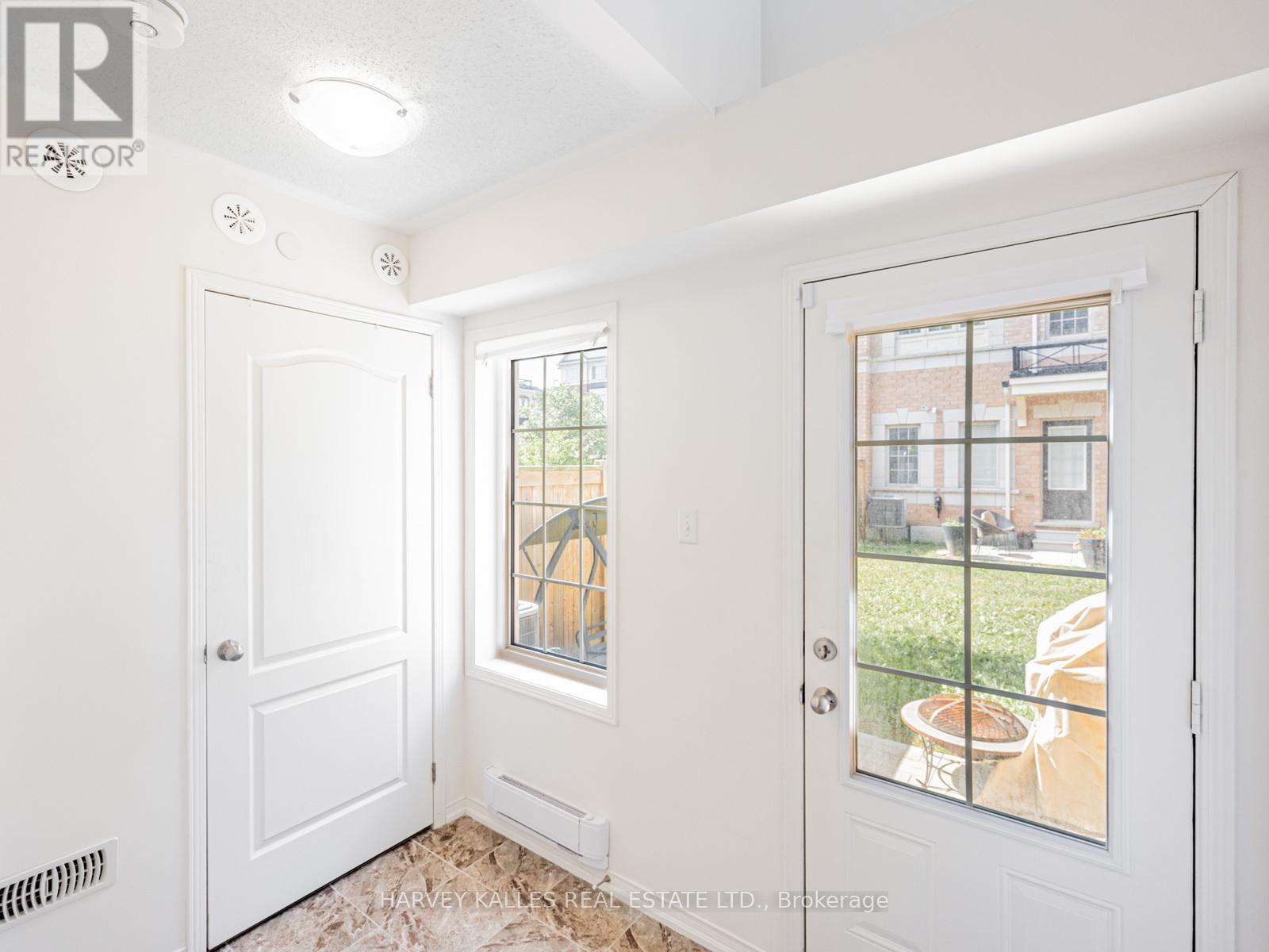 38 Glenstal Path, Oshawa, Ontario  L1L 0L2 - Photo 3 - E12865454