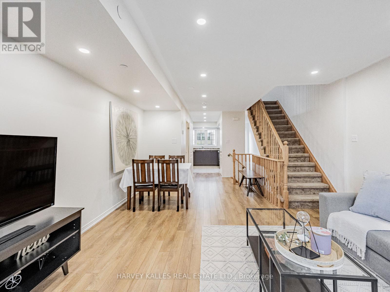 38 Glenstal Path, Oshawa, Ontario  L1L 0L2 - Photo 8 - E12865454