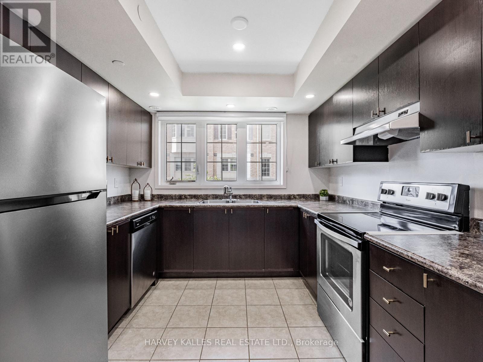 38 Glenstal Path, Oshawa, Ontario  L1L 0L2 - Photo 9 - E12865454