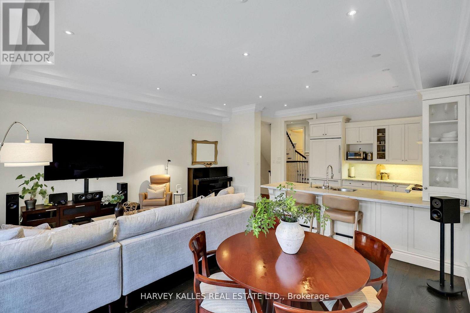 39 Gormley Avenue, Toronto, Ontario  M4V 1Y9 - Photo 18 - C12866604