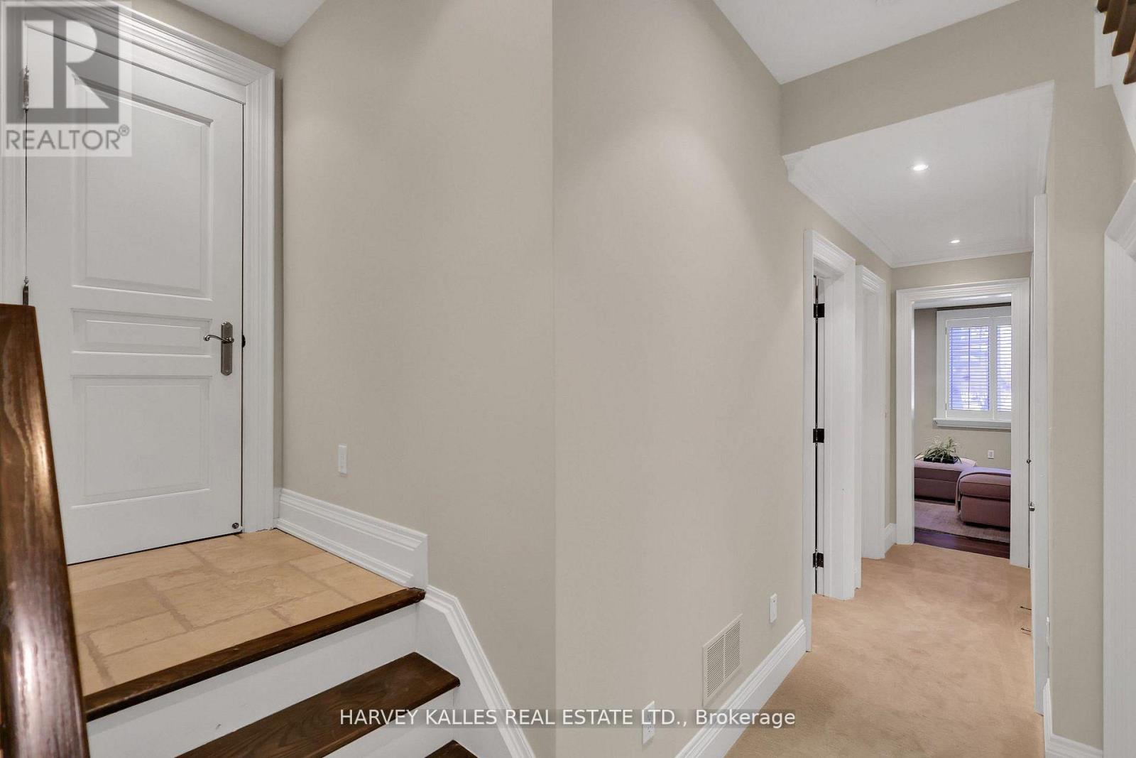 39 Gormley Avenue, Toronto, Ontario  M4V 1Y9 - Photo 40 - C12866604