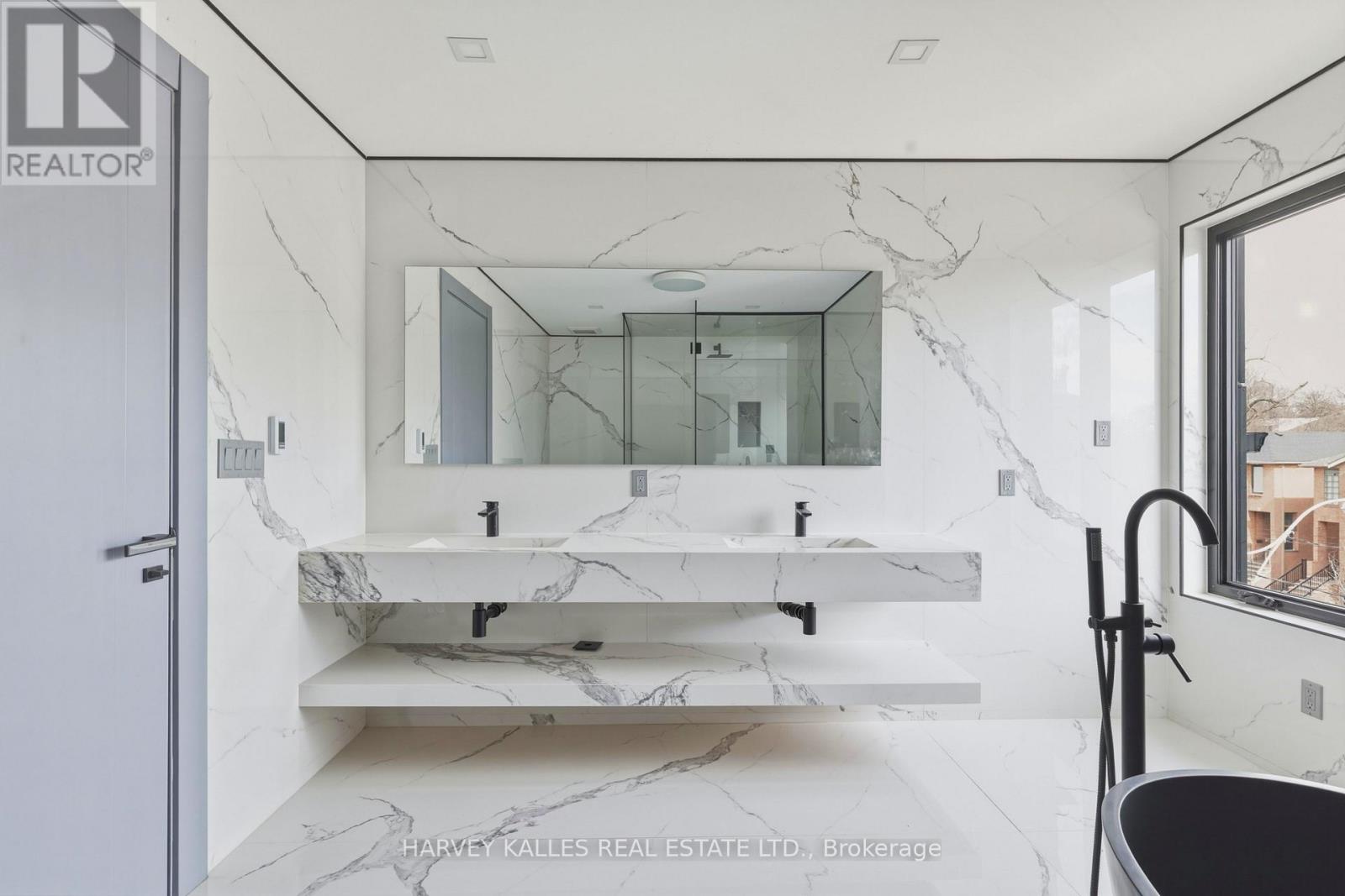 1002 Spadina Road, Toronto, Ontario  M5N 2M6 - Photo 18 - C12867700