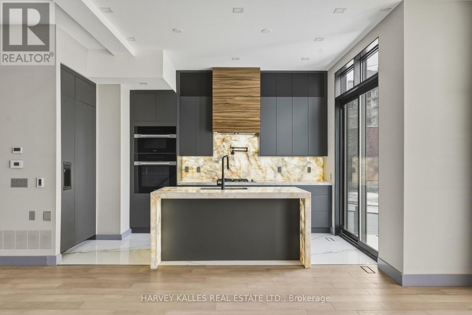 1002 Spadina Road, Toronto, Ontario  M5N 2M6 - Photo 4 - C12867700