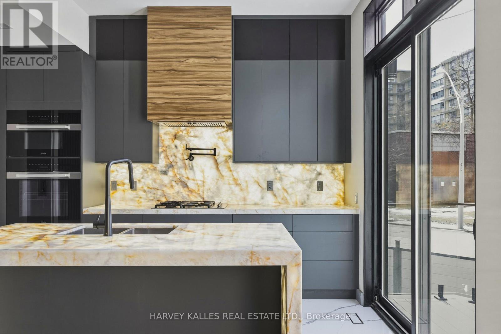 1002 Spadina Road, Toronto, Ontario  M5N 2M6 - Photo 7 - C12867700