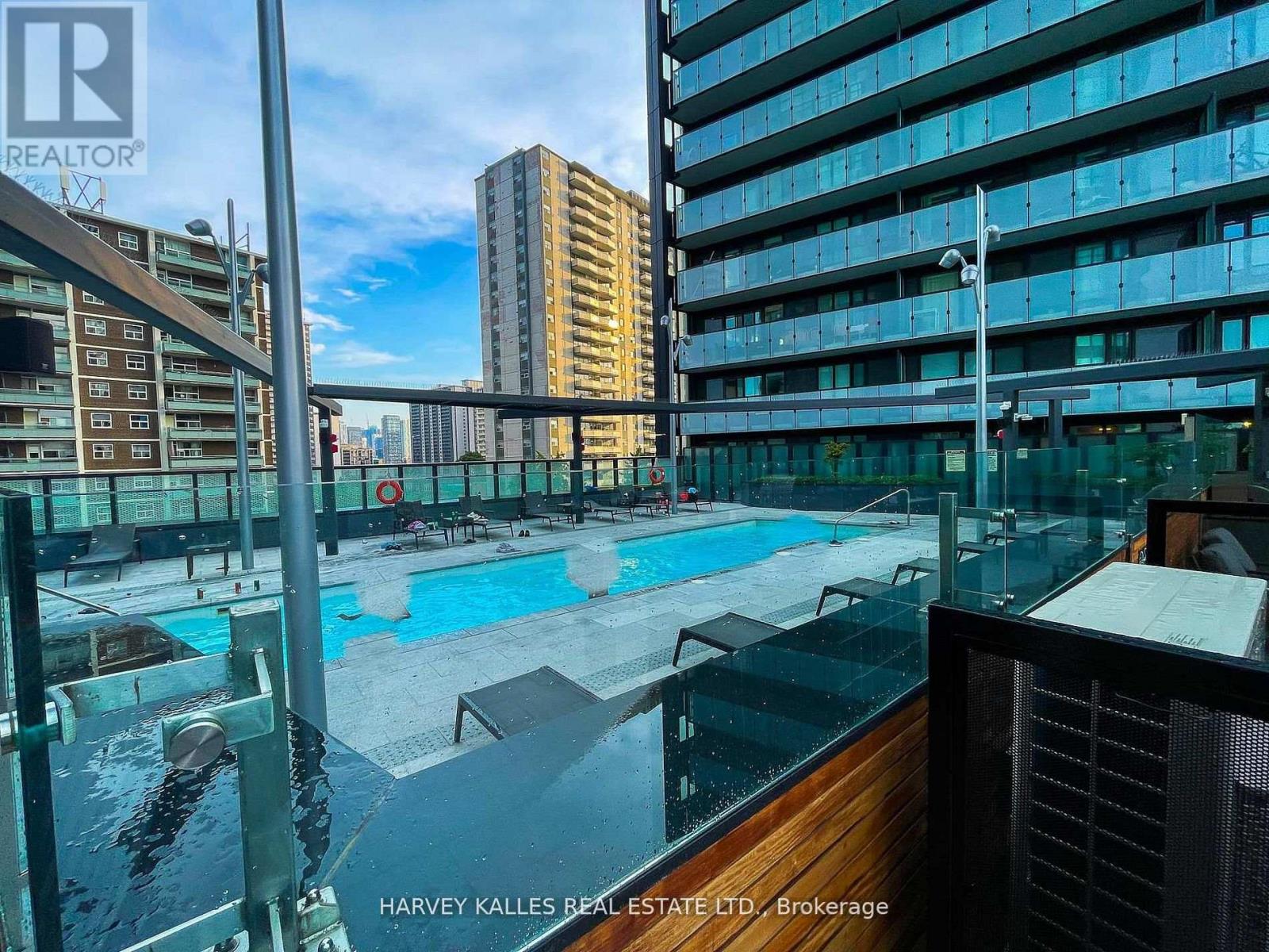 515 - 585 Bloor Street E, Toronto, Ontario  M4W 0B3 - Photo 15 - C12868150