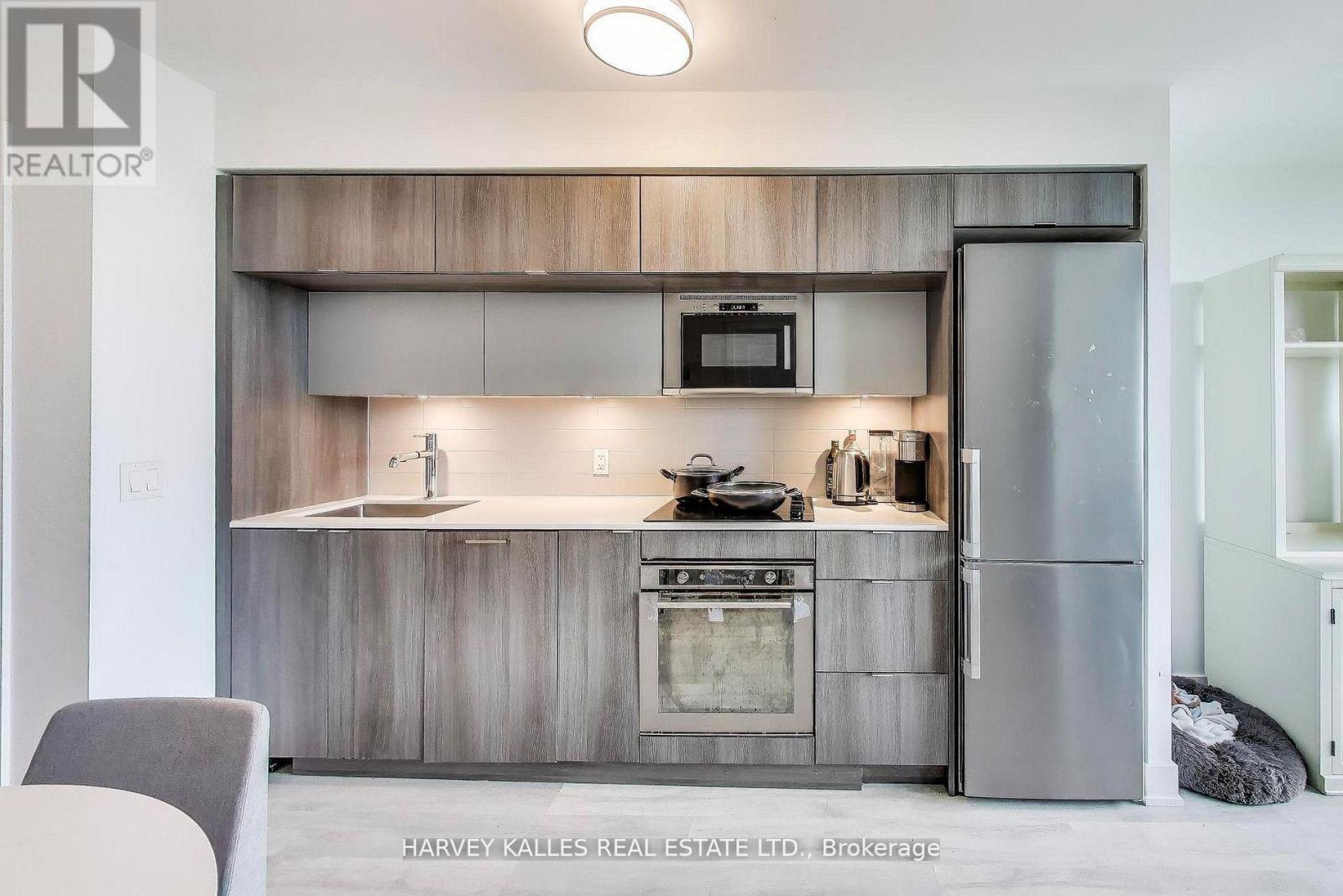 515 - 585 Bloor Street E, Toronto, Ontario  M4W 0B3 - Photo 4 - C12868150