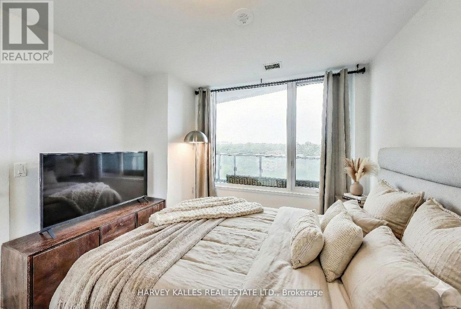 515 - 585 Bloor Street E, Toronto, Ontario  M4W 0B3 - Photo 6 - C12868150