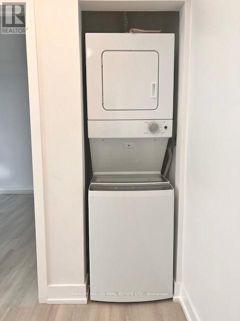 2 - 1982 Eglinton Avenue W, Toronto, Ontario  M6E 2J9 - Photo 6 - W12868304