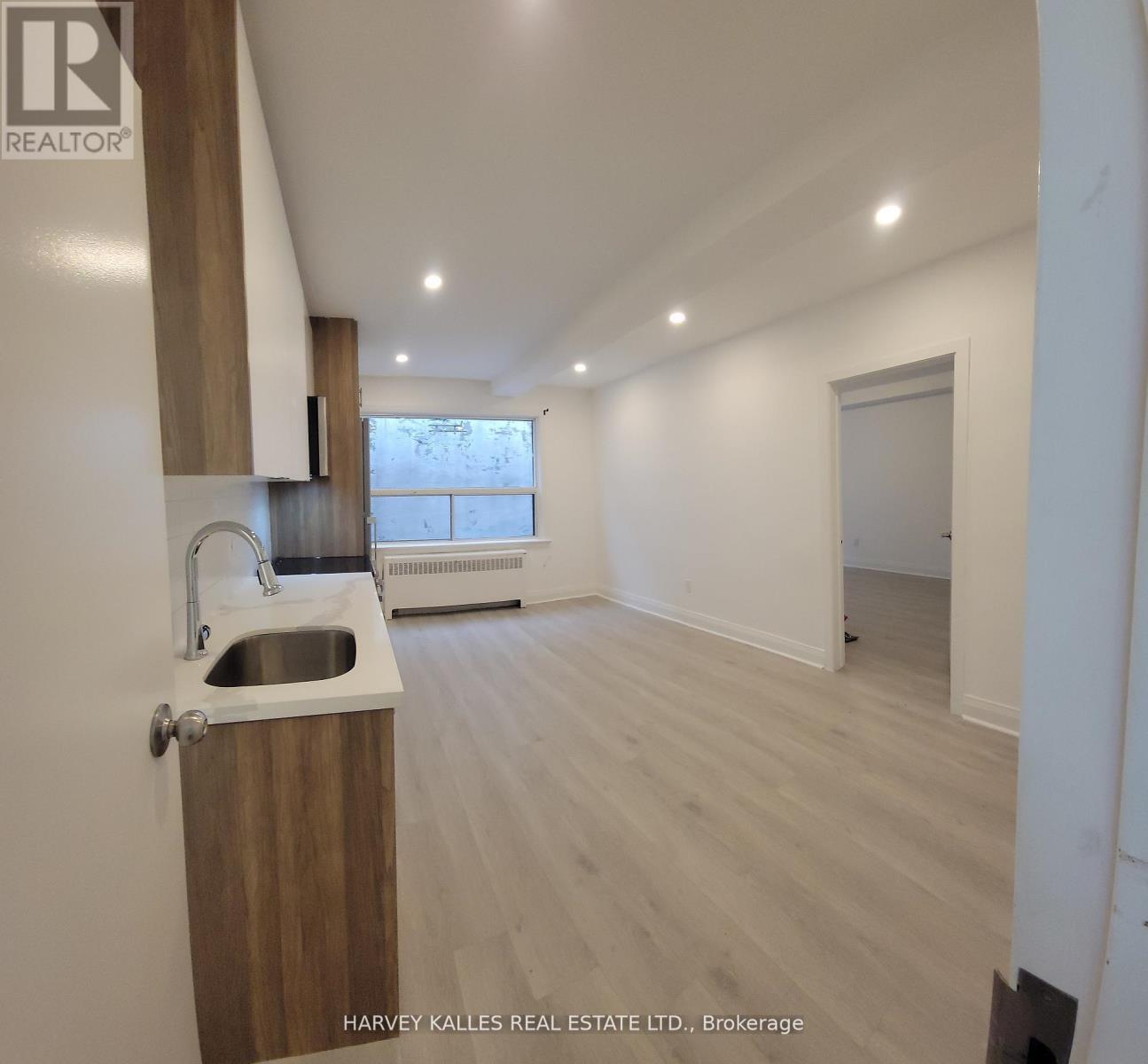 2 - 1980 Eglinton Avenue W, Toronto, Ontario M6E 2J9 - Photo 2 - W12868370