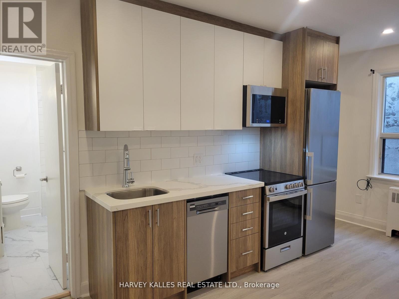 2 - 1980 Eglinton Avenue W, Toronto, Ontario M6E 2J9 - Photo 3 - W12868370