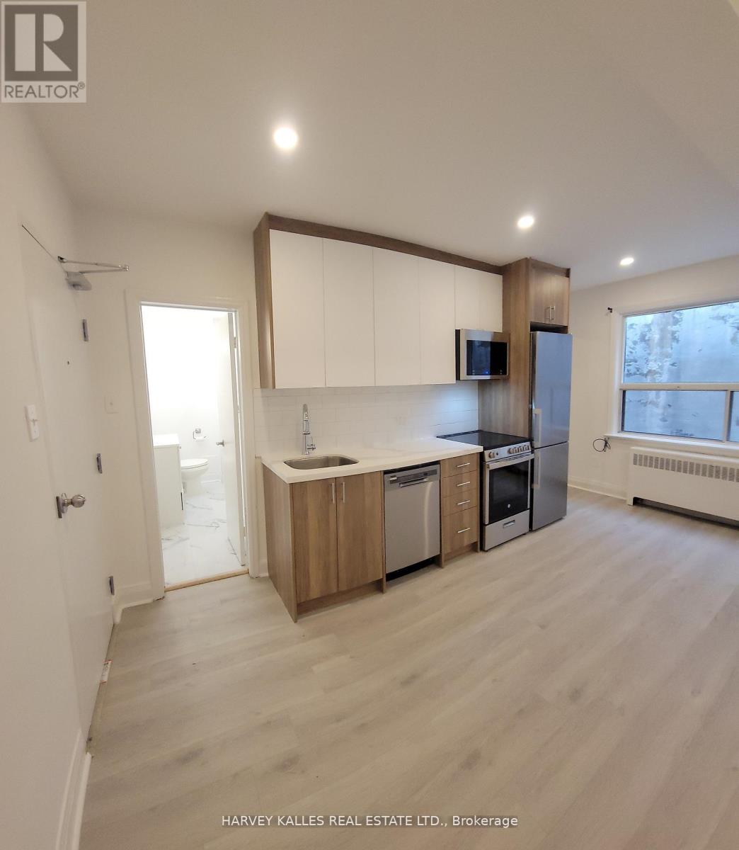 2 - 1980 Eglinton Avenue W, Toronto, Ontario M6E 2J9 - Photo 4 - W12868370