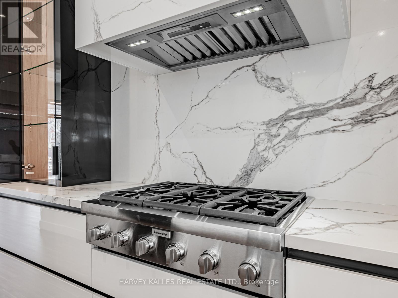 5 Braemar Avenue, Toronto, Ontario  M5P 2L1 - Photo 13 - C12871332