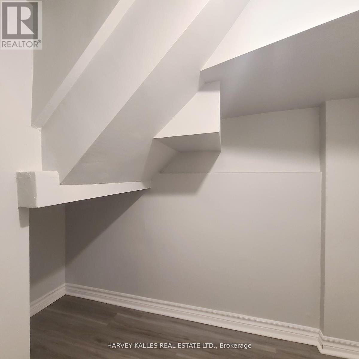 Lower - 238 Strathmore Boulevard, Toronto, Ontario  M4J 1P6 - Photo 12 - E12871284