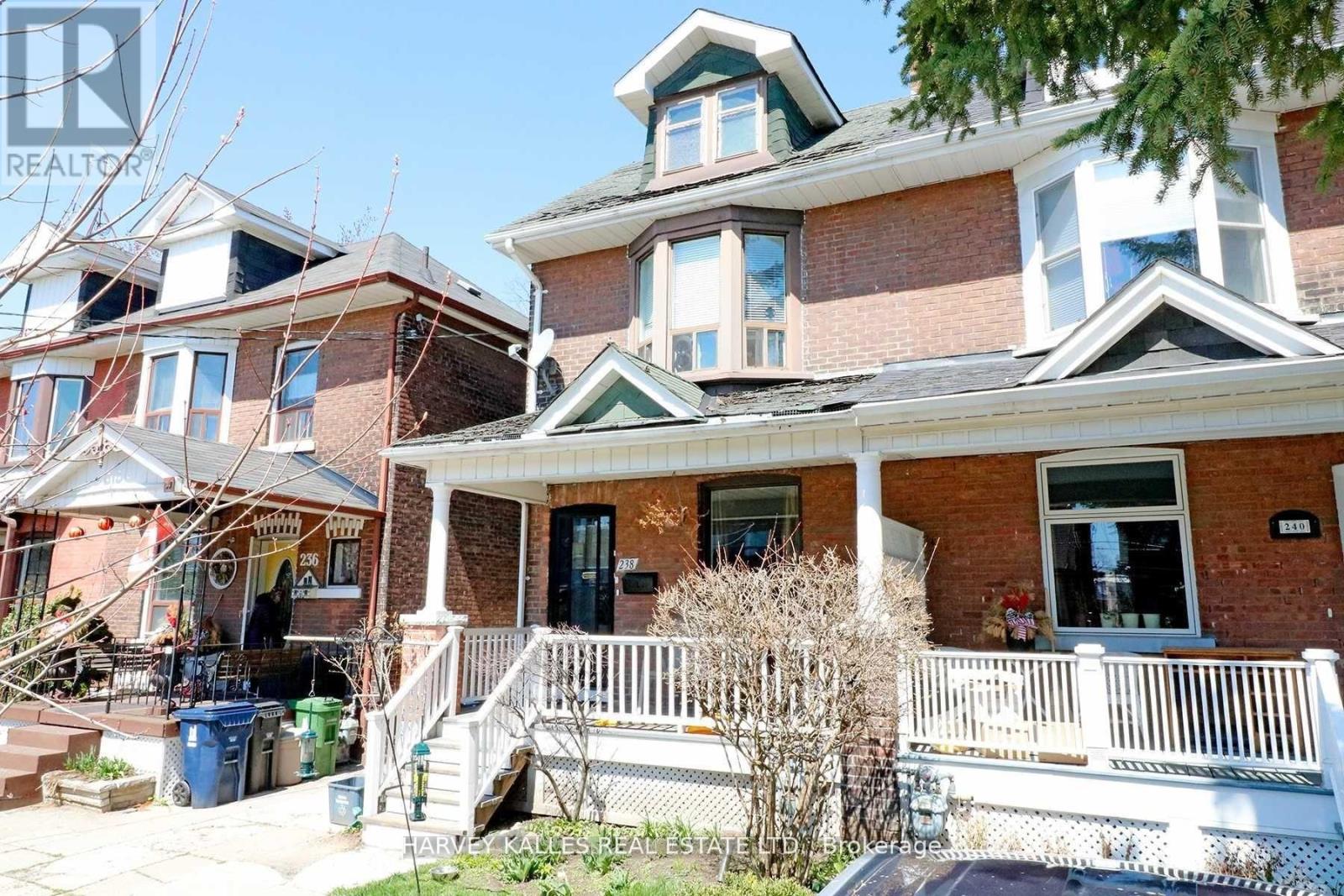 Lower - 238 Strathmore Boulevard, Toronto, Ontario  M4J 1P6 - Photo 2 - E12871284