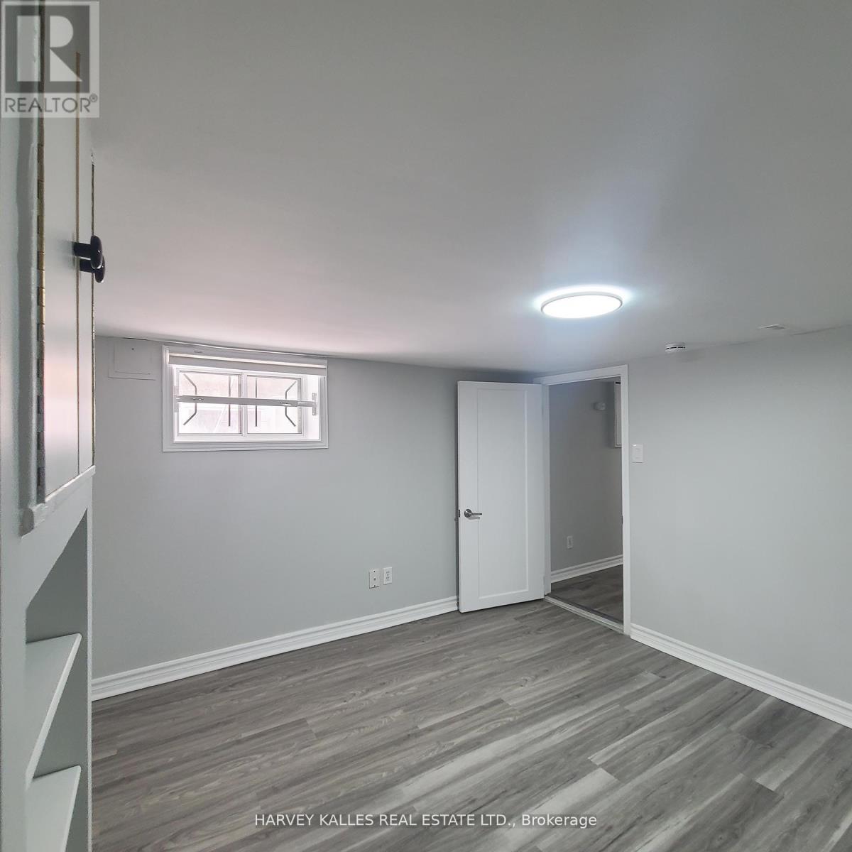 Lower - 238 Strathmore Boulevard, Toronto, Ontario  M4J 1P6 - Photo 9 - E12871284