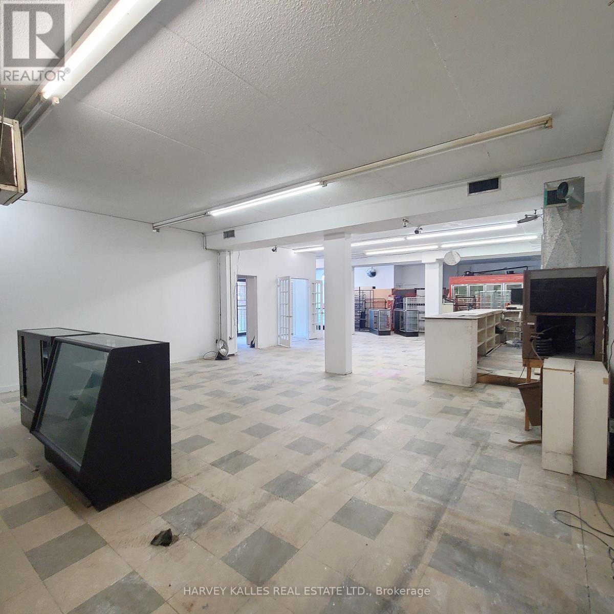 3829 Lake Shore Boulevard W, Toronto, Ontario M8W 1R3 - Photo 10 - W12871342