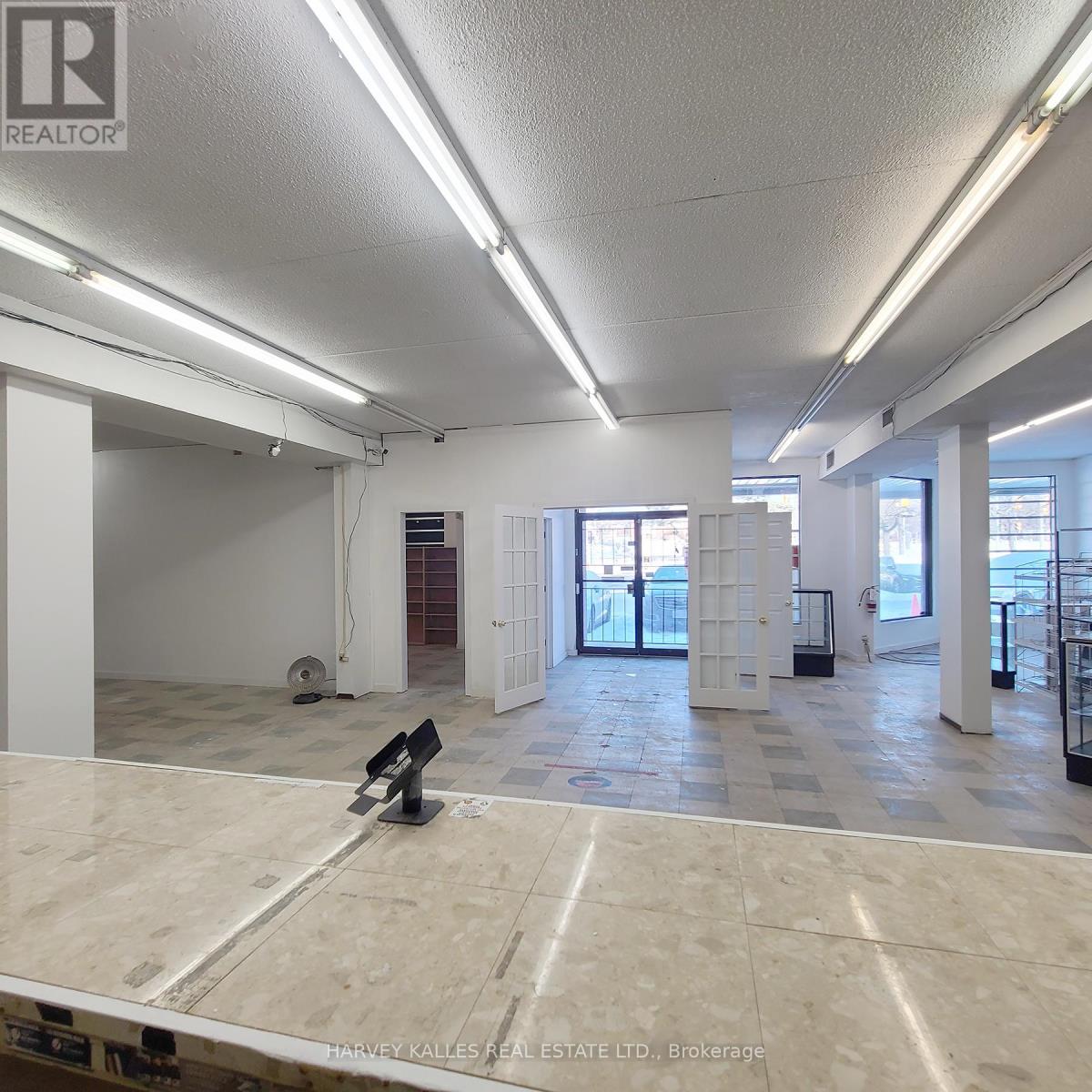 3829 Lake Shore Boulevard W, Toronto, Ontario M8W 1R3 - Photo 11 - W12871342