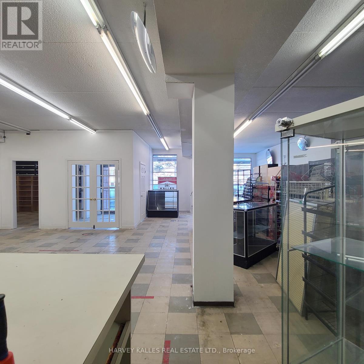 3829 Lake Shore Boulevard W, Toronto, Ontario M8W 1R3 - Photo 16 - W12871342