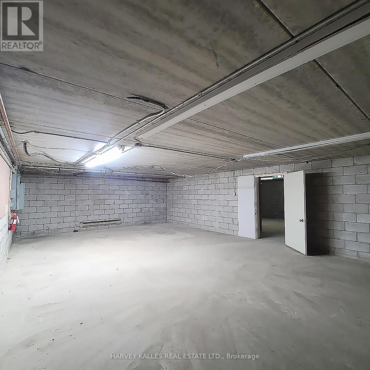 3829 Lake Shore Boulevard W, Toronto, Ontario M8W 1R3 - Photo 21 - W12871342