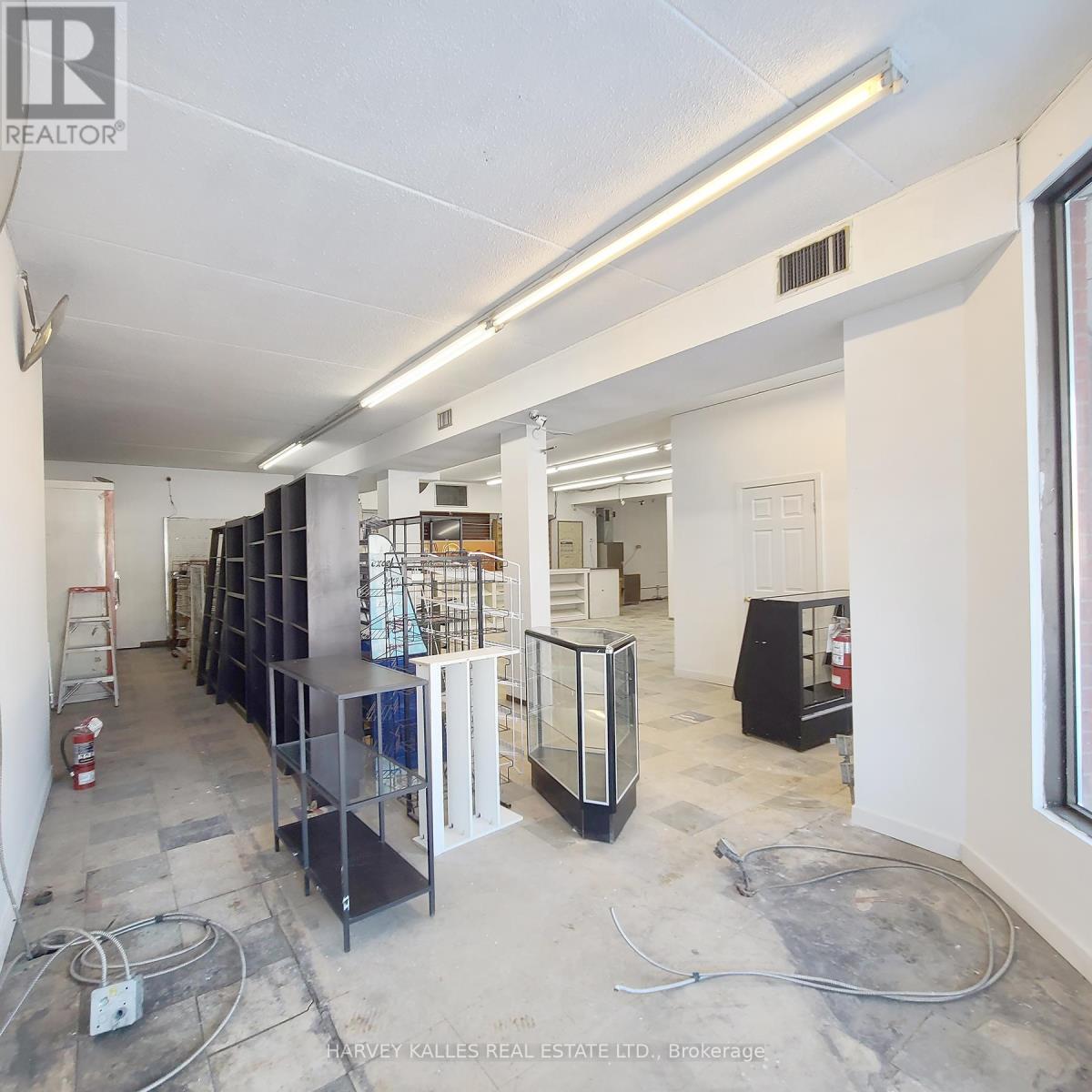 3829 Lake Shore Boulevard W, Toronto, Ontario M8W 1R3 - Photo 22 - W12871342