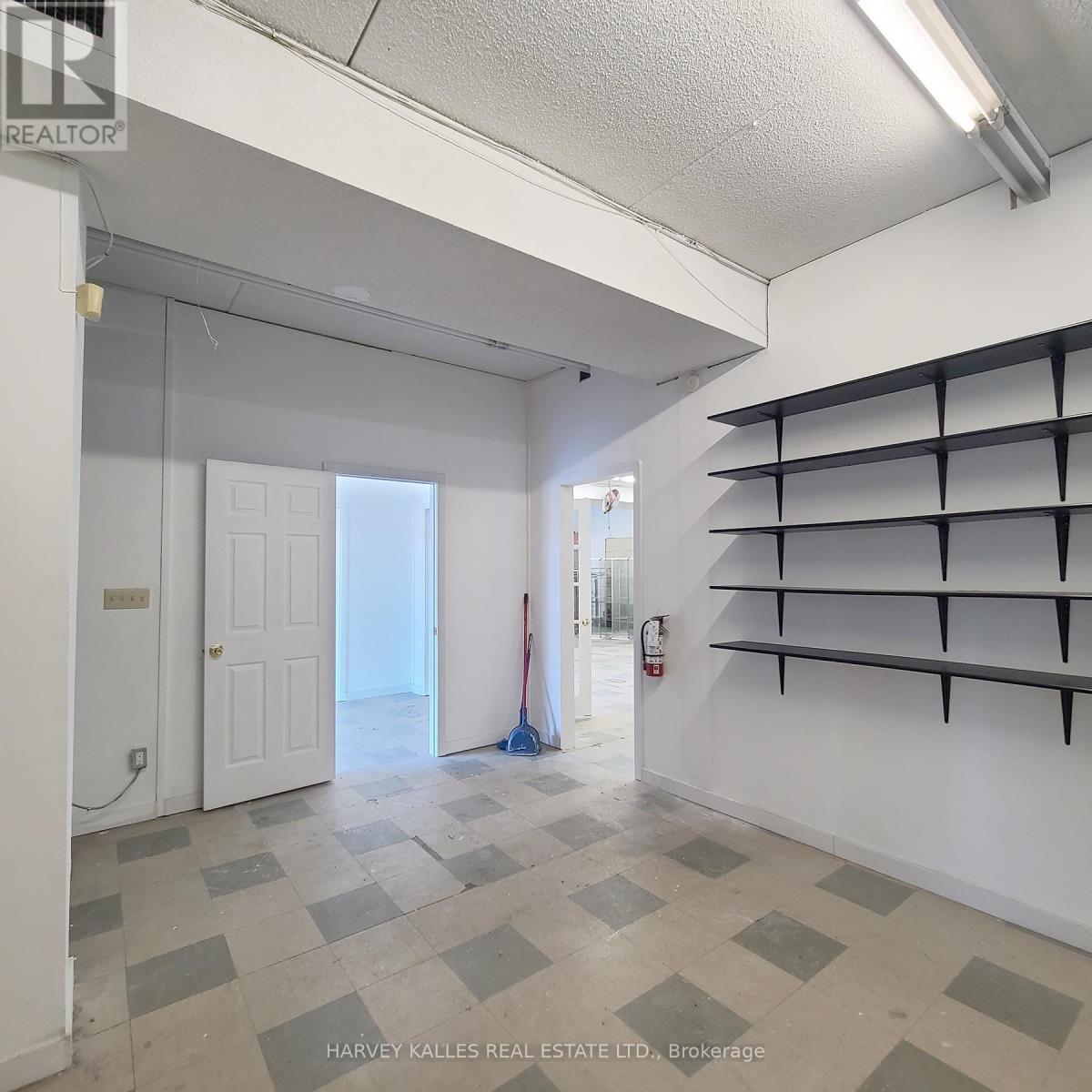 3829 Lake Shore Boulevard W, Toronto, Ontario M8W 1R3 - Photo 7 - W12871342