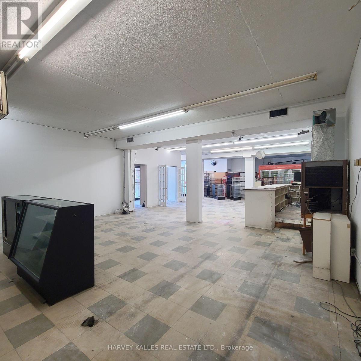 3829 Lake Shore Boulevard W, Toronto, Ontario M8W 1R3 - Photo 9 - W12871342