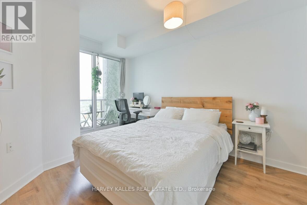 1704 - 85 Bloor Street E, Toronto, Ontario  M4W 3Y1 - Photo 8 - C12871616