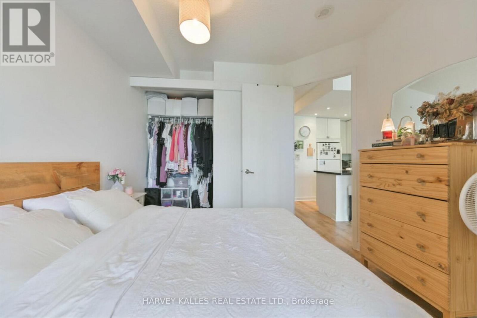 1704 - 85 Bloor Street E, Toronto, Ontario  M4W 3Y1 - Photo 9 - C12871616