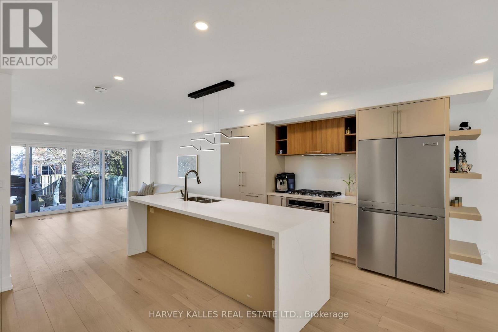 207 Sutherland Drive, Toronto, Ontario  M4G 1J1 - Photo 17 - C12872010