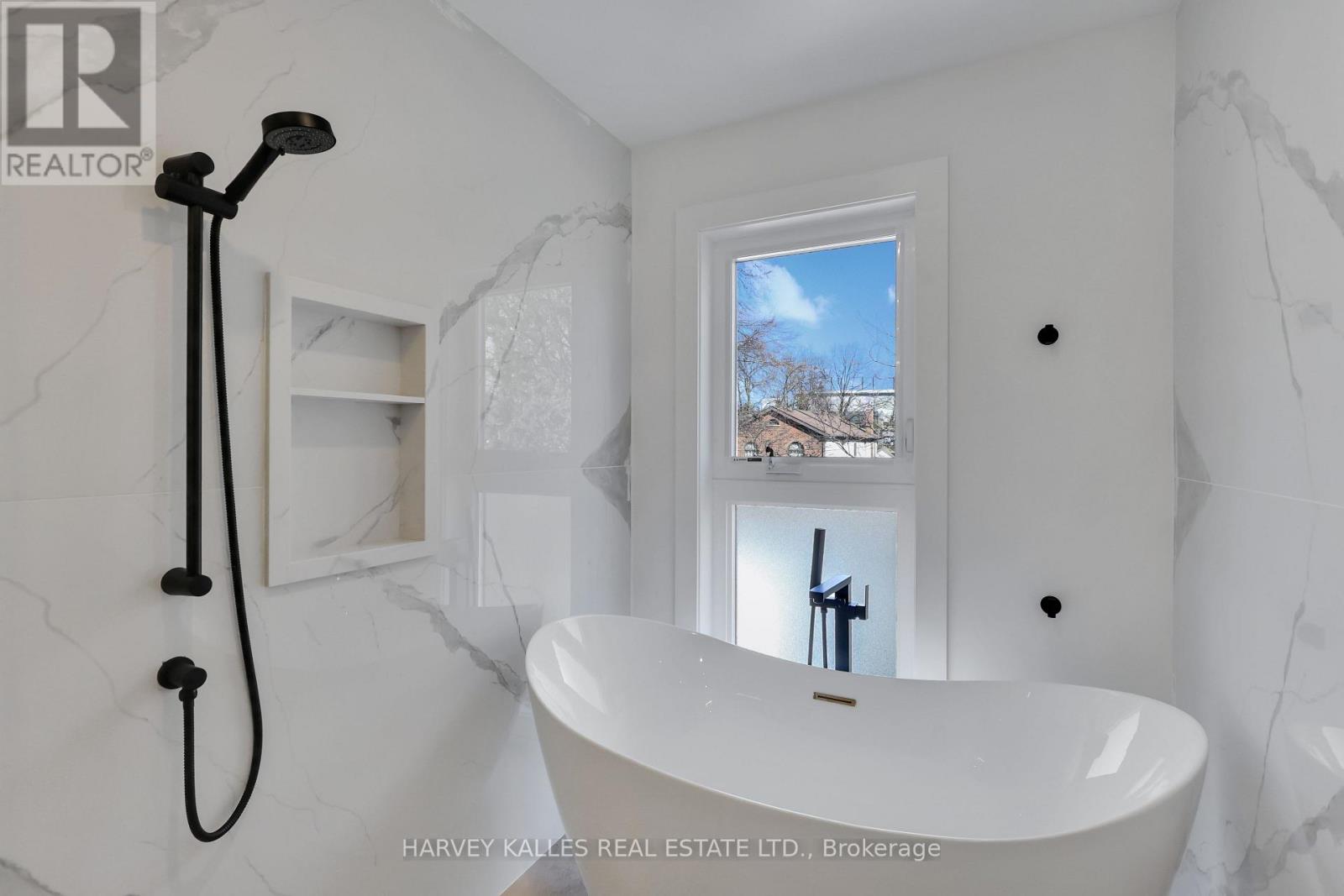 207 Sutherland Drive, Toronto, Ontario  M4G 1J1 - Photo 29 - C12872010