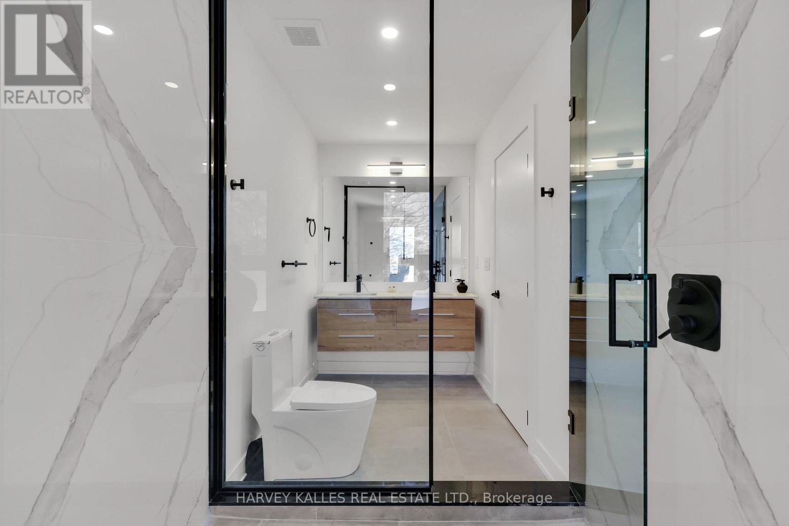 207 Sutherland Drive, Toronto, Ontario  M4G 1J1 - Photo 30 - C12872010