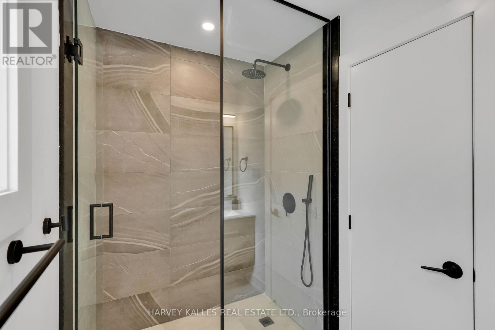 207 Sutherland Drive, Toronto, Ontario  M4G 1J1 - Photo 36 - C12872010