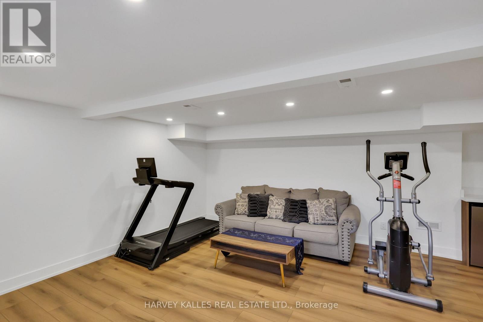 207 Sutherland Drive, Toronto, Ontario  M4G 1J1 - Photo 45 - C12872010