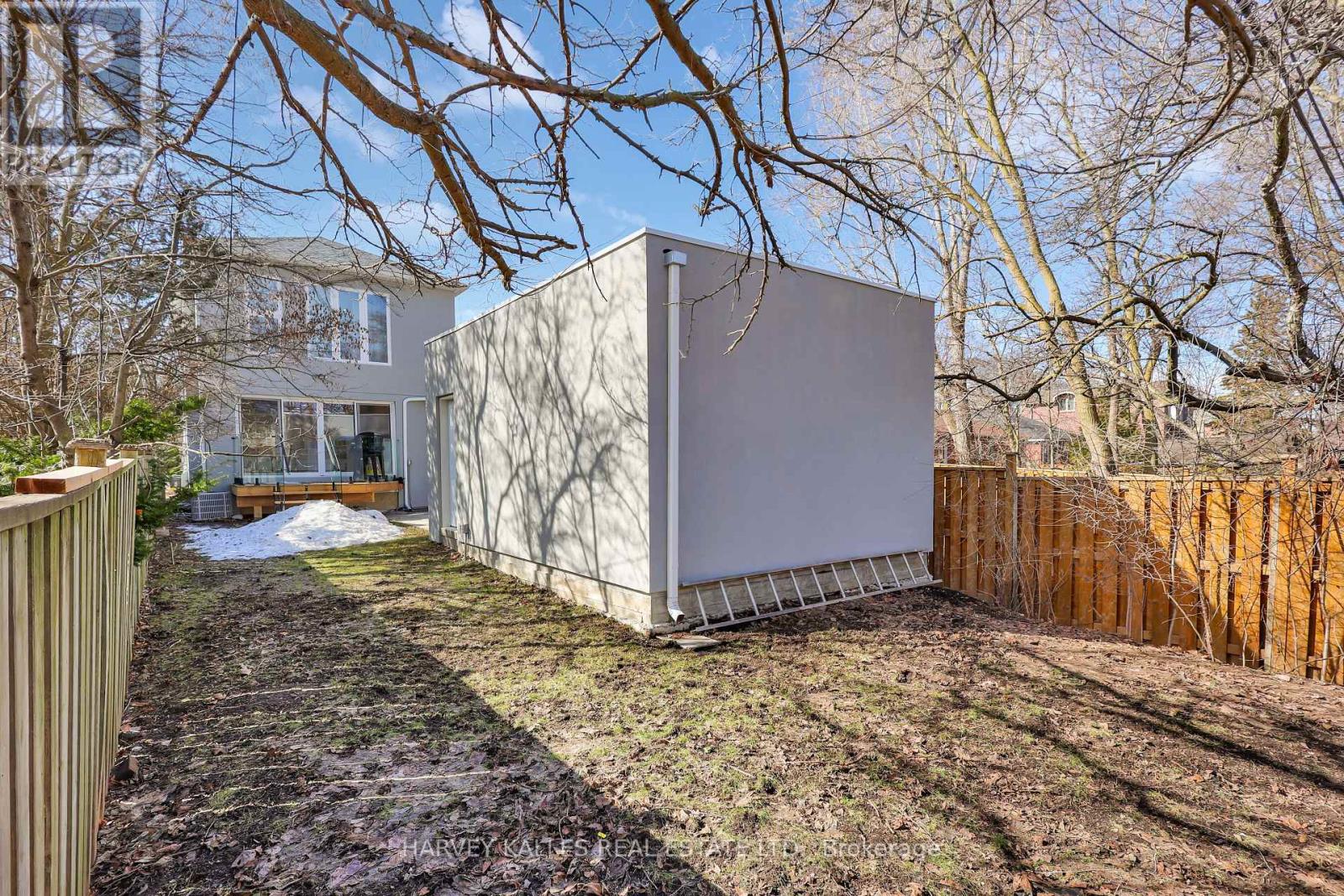 207 Sutherland Drive, Toronto, Ontario  M4G 1J1 - Photo 49 - C12872010