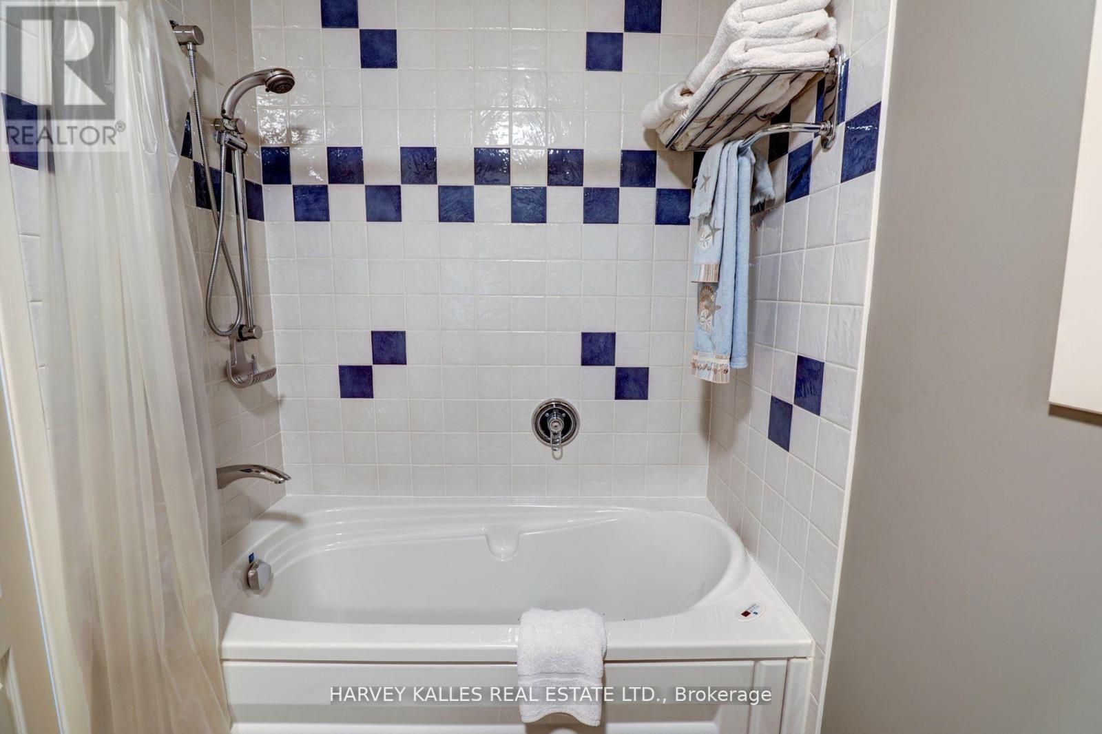 Th16 - 18 La Rose Avenue, Toronto, Ontario  M9P 1A5 - Photo 23 - W12872194