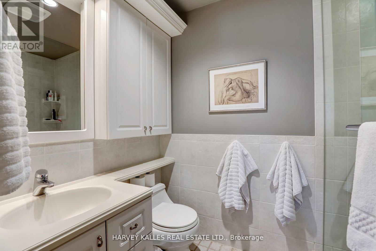 Th16 - 18 La Rose Avenue, Toronto, Ontario  M9P 1A5 - Photo 28 - W12872194