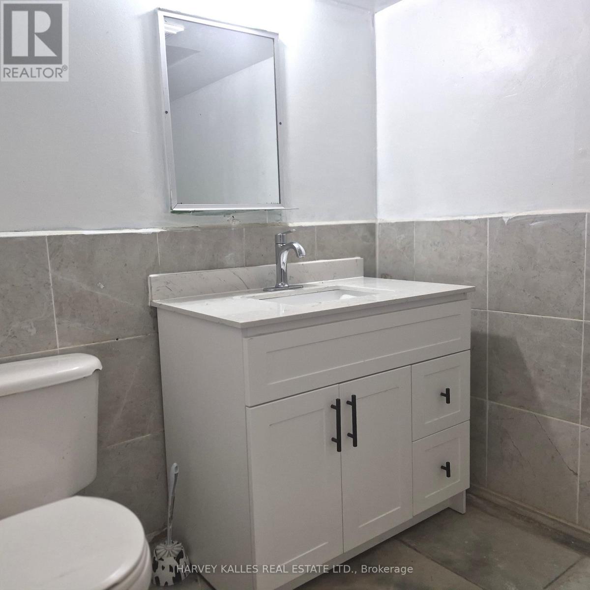 1175 Victoria Park Avenue, Toronto, Ontario  M4B 2K5 - Photo 12 - E12872486