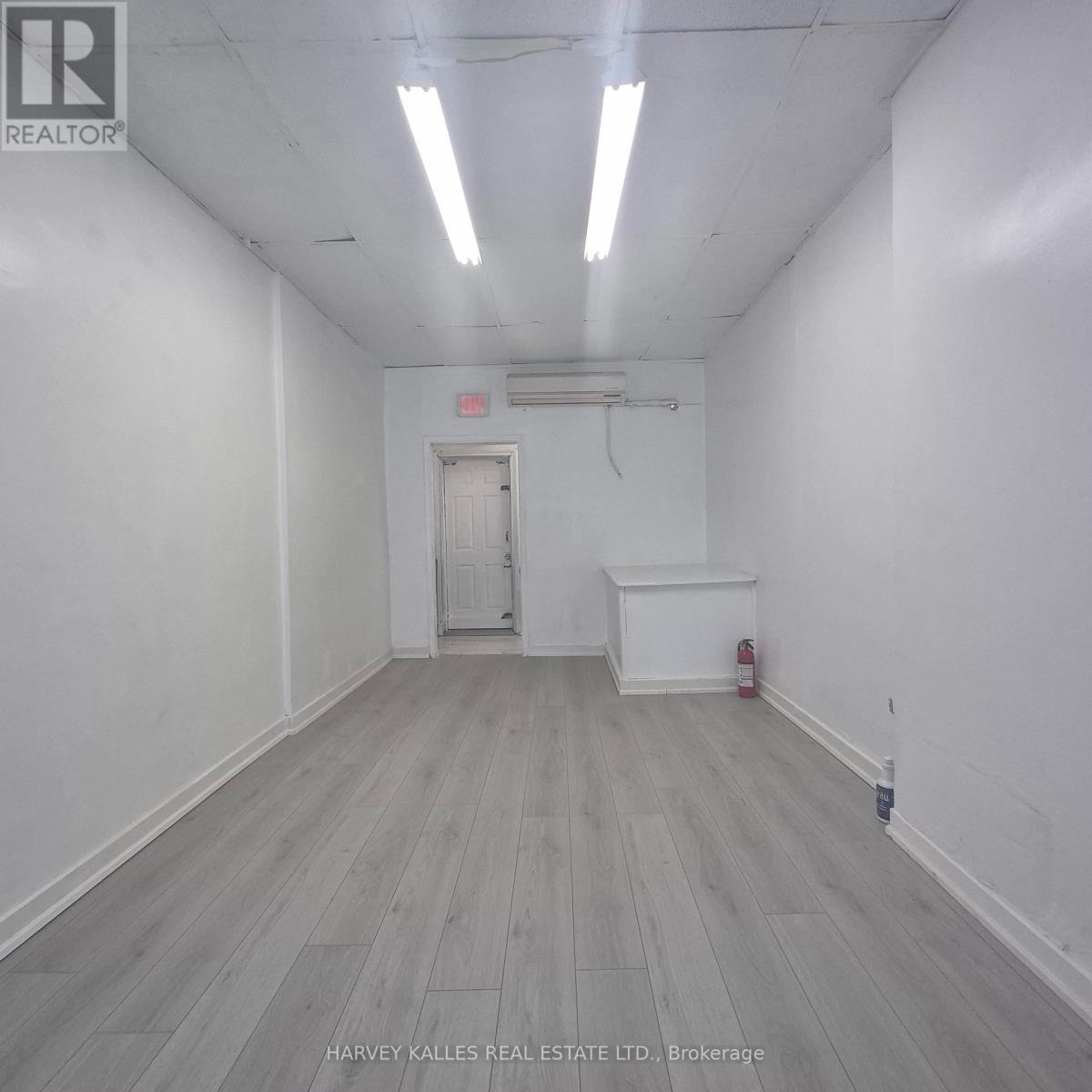 1175 Victoria Park Avenue, Toronto, Ontario  M4B 2K5 - Photo 8 - E12872486