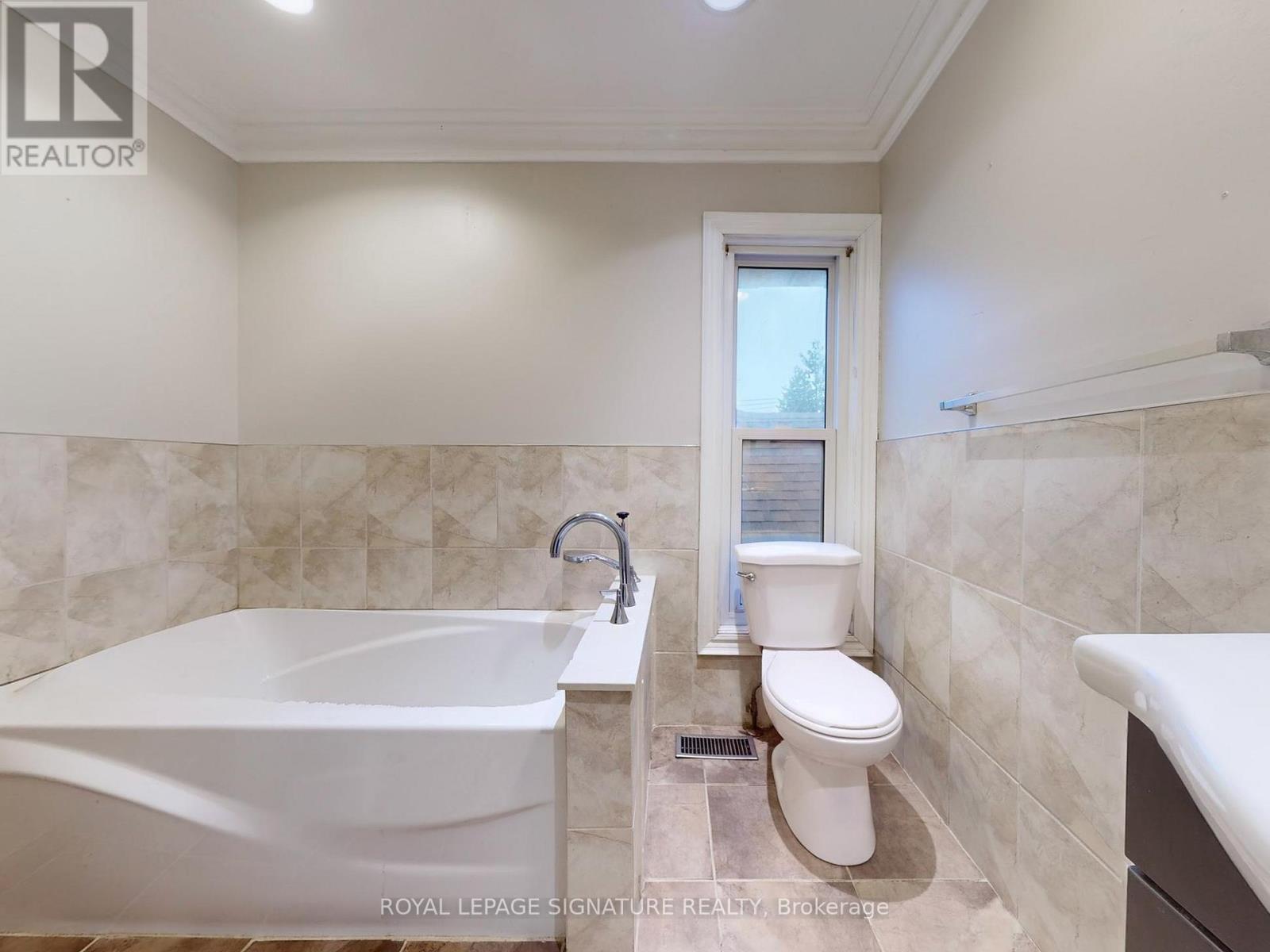 73 Buttonwood Avenue, Toronto, Ontario  M6M 2H9 - Photo 26 - W12875086