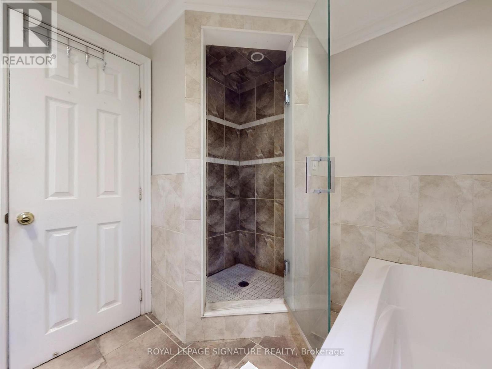 73 Buttonwood Avenue, Toronto, Ontario  M6M 2H9 - Photo 27 - W12875086